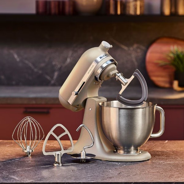 Фото - Планетарный миксер KitchenAid Artisan Plus 4.7 л (5KSM50PKVEOC)
